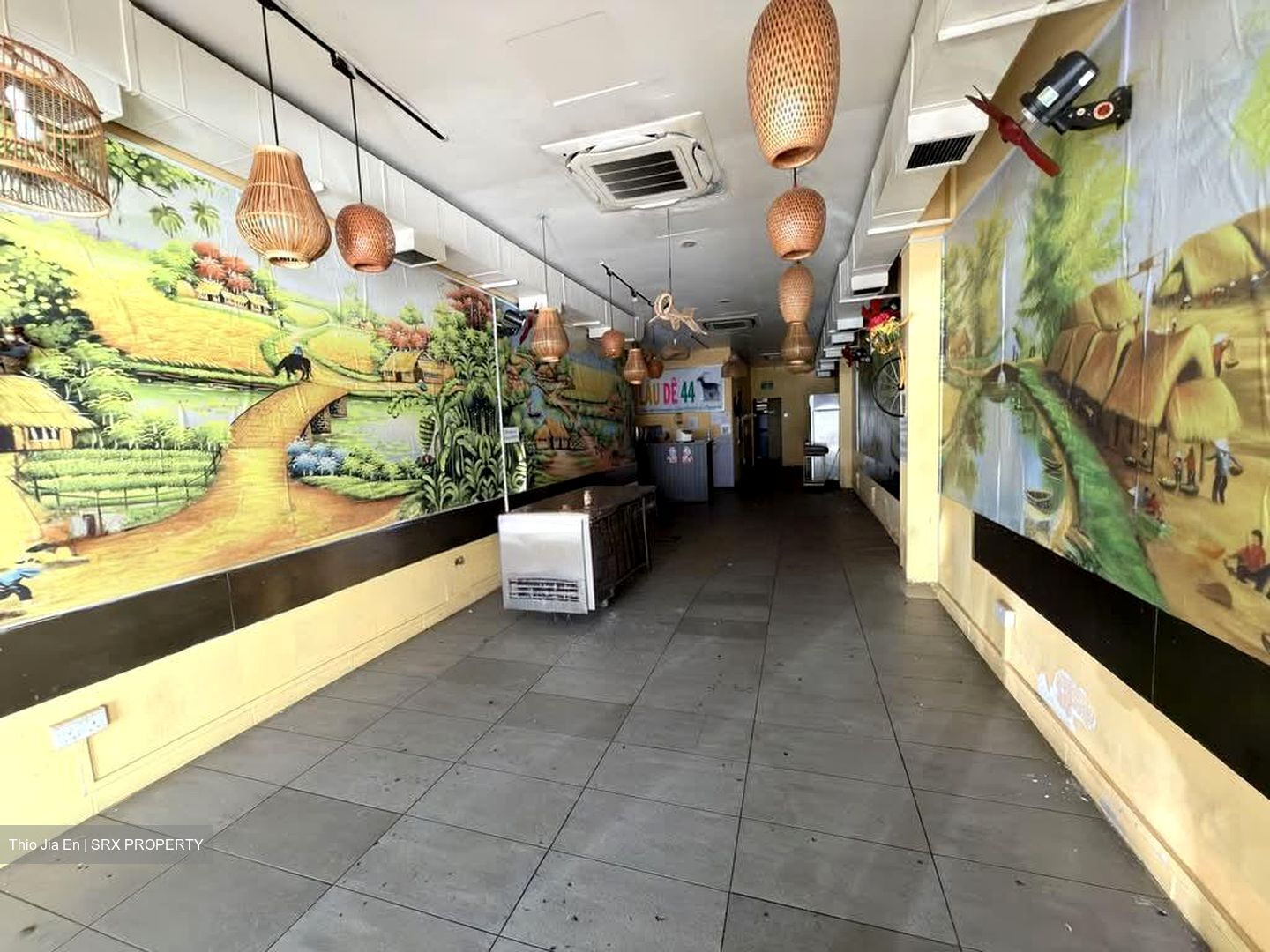 Tyrwhitt Road (D8), Retail #566780841